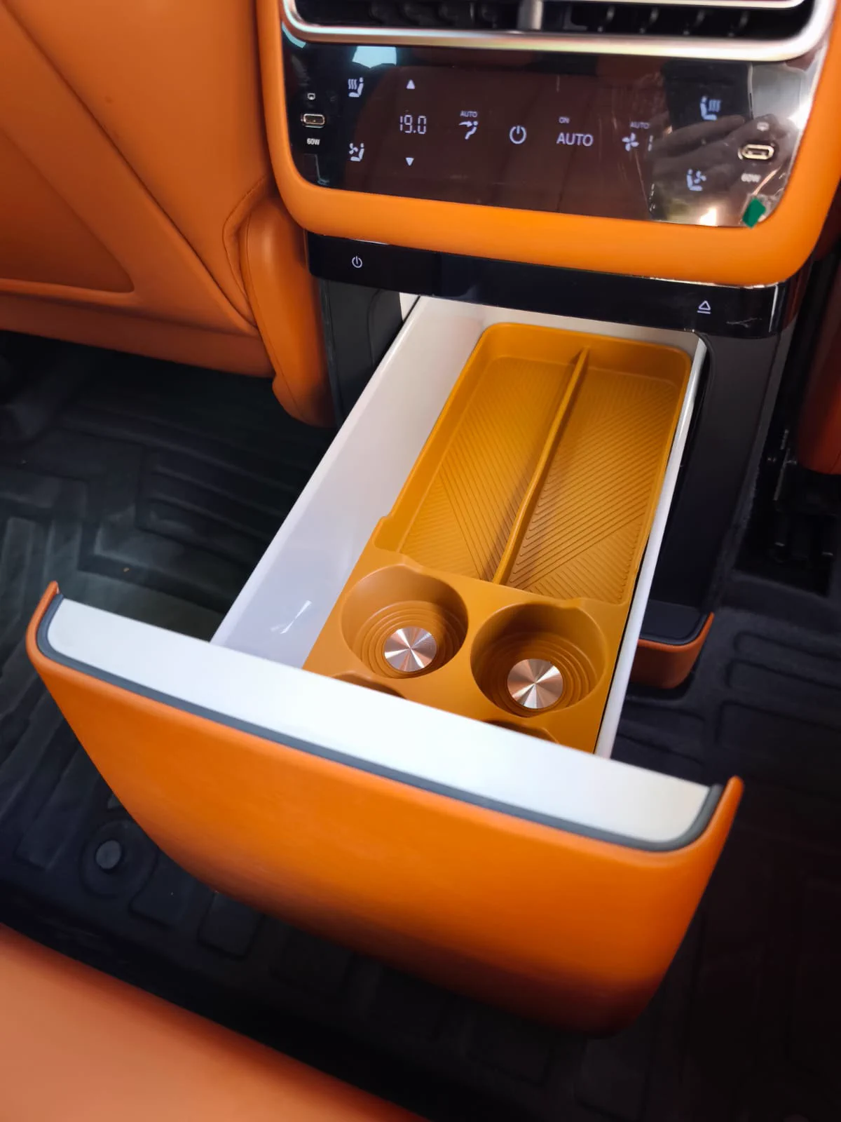 Силиконовый органайзер подстаканника для Li Auto L6